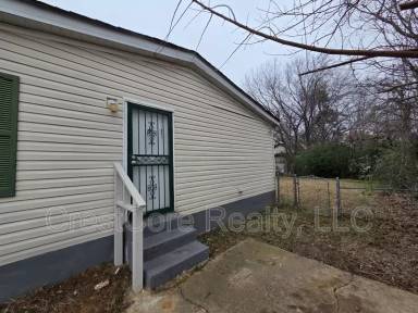 Main picture of 2956 Lake Park Rd