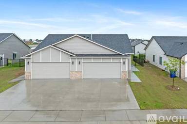 Main picture of 5122 N Cypress St
