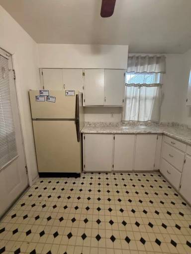 Main picture of 402 W Mercury St