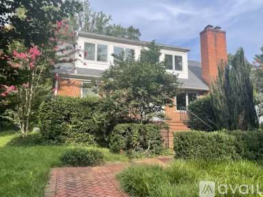 Main picture of 2354 King Pl NW