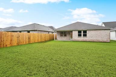 Main picture of 40341 Cara Mae St
