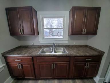 Main picture of 3916 Cambridge St