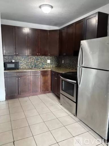 Main picture of 1005 NW 21st Ct