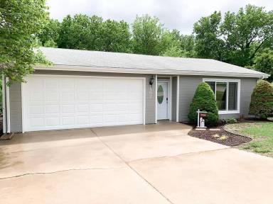 Main picture of 302 Palomino Ln