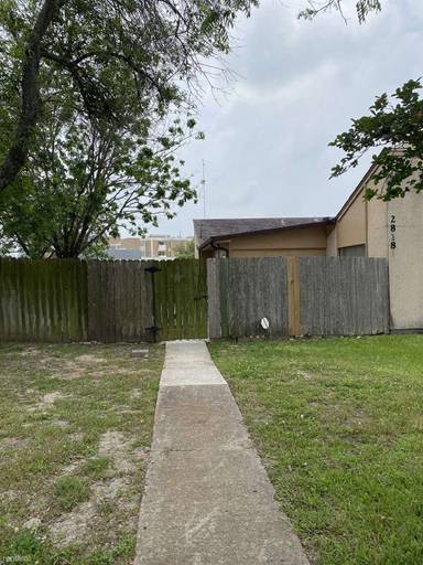 Main picture of 2818 Village Dr