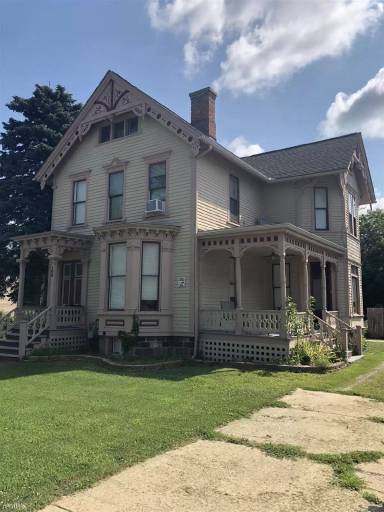 Main picture of 109 S Huron St
