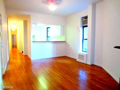 Main picture of 70 W 11th St