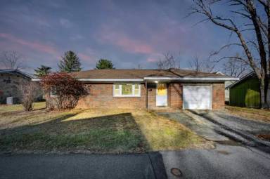 Main picture of 850 Church St