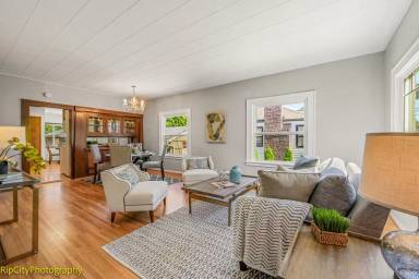 Main picture of 1553 N Willamette Blvd
