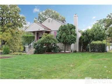Main picture of 61 International Ave