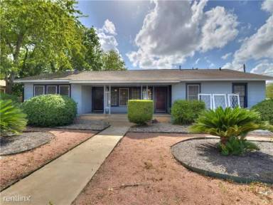 Main picture of 801 E 45th St