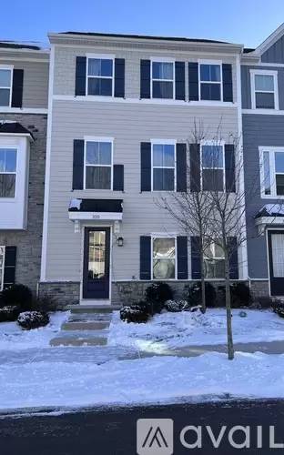Main picture of 3010 Mahican Cir