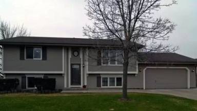 Main picture of 4283 W 133rd St