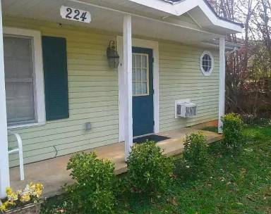 Main picture of 224 Hampton St