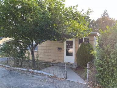 Main picture of 484 Walnut St
