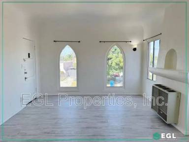 Main picture of 5036 1/2 Denker Ave