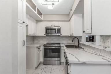 Main picture of 309 Stratford St