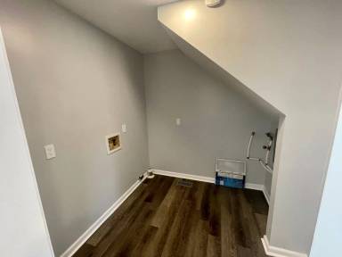 Main picture of 3205 Spring Mill Rd