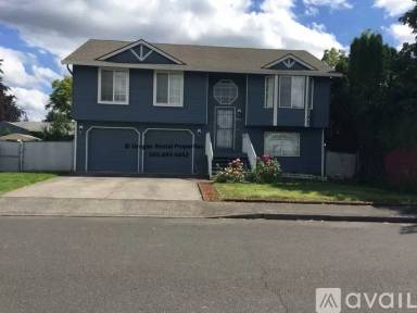 Main picture of 12802 SE Main St