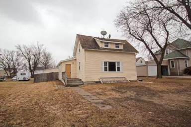 Main picture of 421 Cleveland St