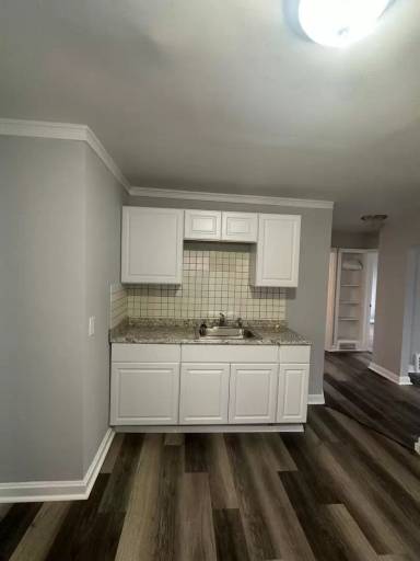 Main picture of 13813 North Dr