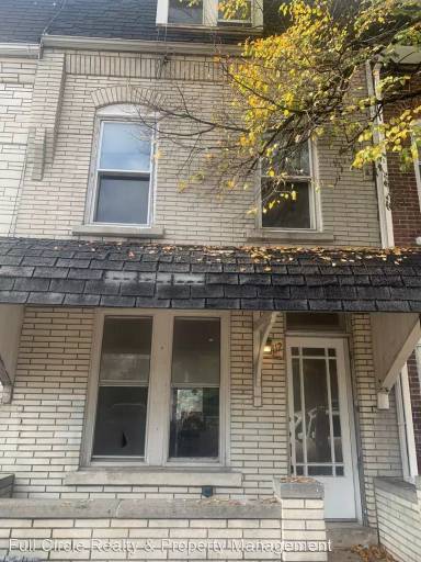 Main picture of 412 N 2nd St