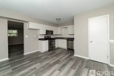 Main picture of 1869 Virginia Cir