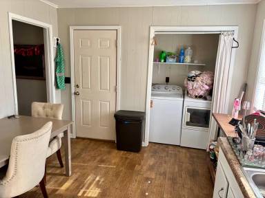 Main picture of 506 Spring St