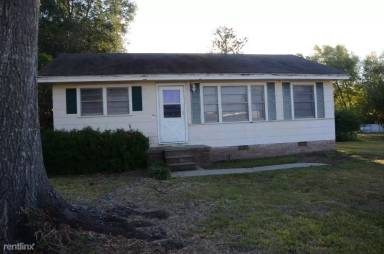 Main picture of 828 Hubert Dr