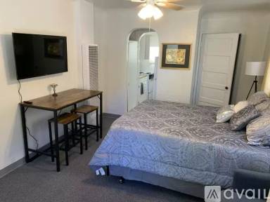 Main picture of 615 N Kinsley Ave