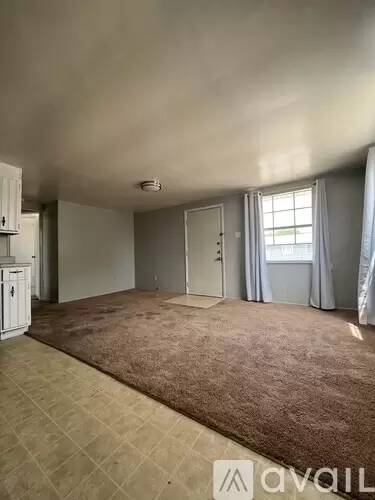 Main picture of 710 E Avenue G