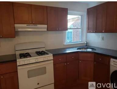 Main picture of 260 S 44th St
