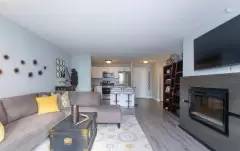 Main picture of 564 N State St