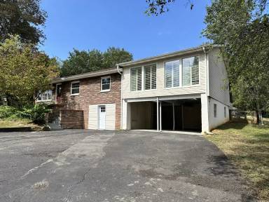 Main picture of 3811 Woodlake Dr