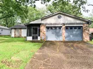 Main picture of 9108 Peach Tree Ln