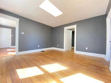 Main picture of 934 Summer St