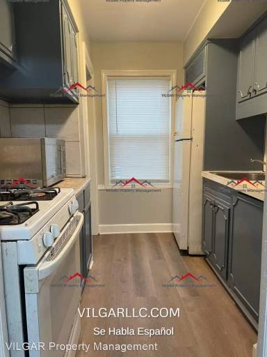 Main picture of 6831 Ridgeland Ave