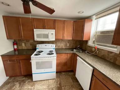 Main picture of 1833 Tree St