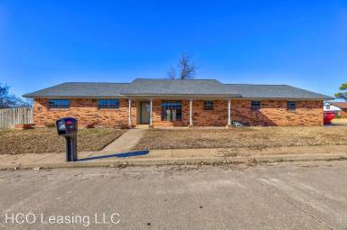 Main picture of 200 W Grand Teton Ct