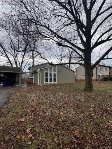 Main picture of 9401 English Oak Dr