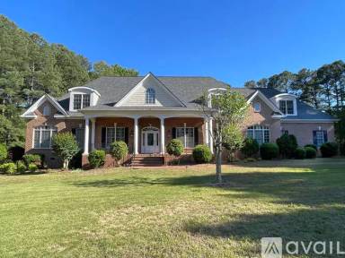 Main picture of 2112 Brassfield Rd
