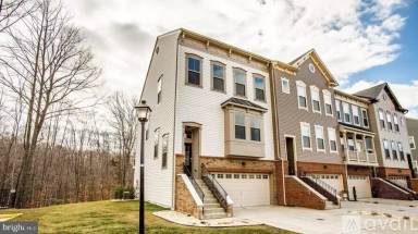 Main picture of 48 Surveyors Way