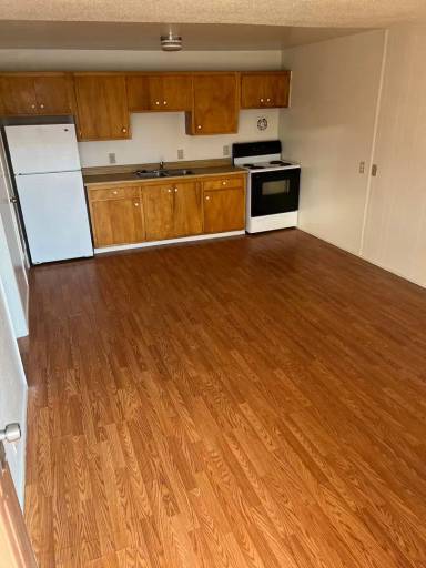 Main picture of 3720 Royal Crest St