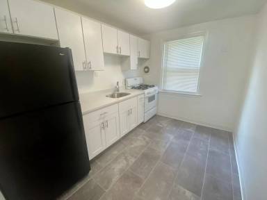 Main picture of 3242 Guilford St