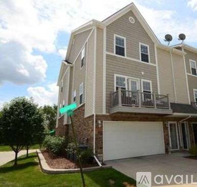 Main picture of 16775 Laurel Plz