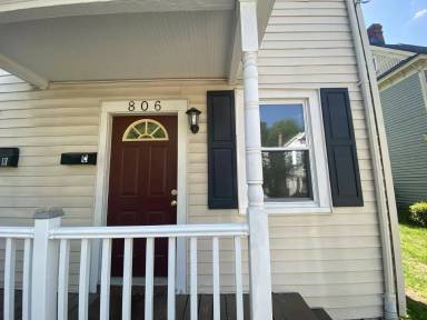 Main picture of 806 Weedon St