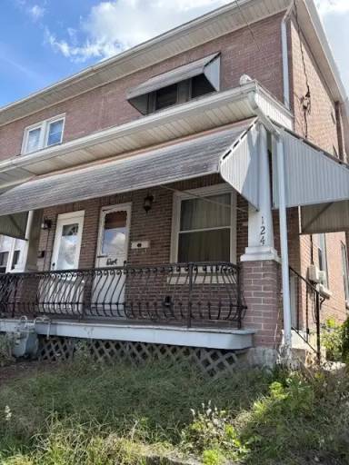 Main picture of 124 E Locust St
