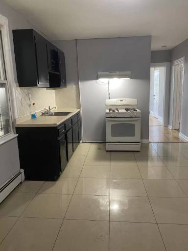 Main picture of 3 Circle Avenue - 2