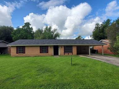 Main picture of 627 Woodmere Dr