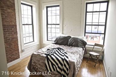 Main picture of 716 Knickerbocker Ave
